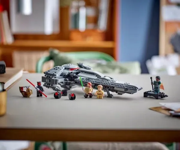 Best Toys for Star Wars Fans: Lego Darth Maul Sith Infiltrator Review