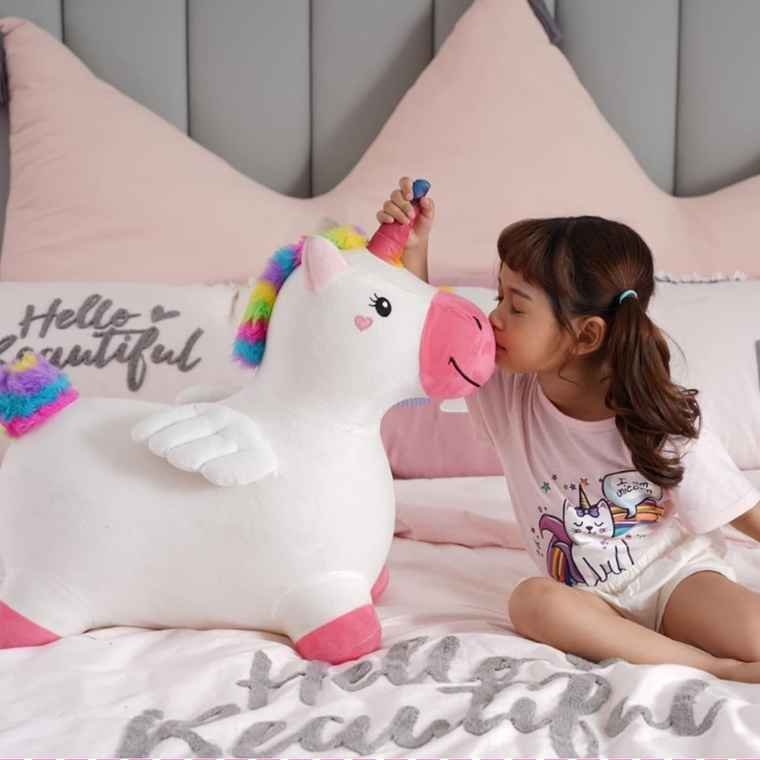 iPlay, iLearn Bouncy Pals Hopping Unicorn Horse is a fun